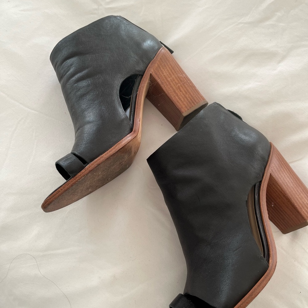 Loeffler Randall Gigi Toe Ring Heels - Picture 2 of 3